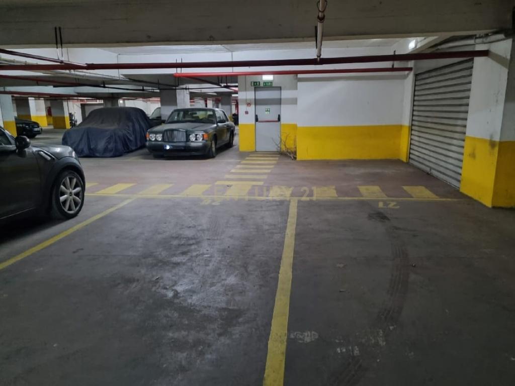 Três lugares de estacionamento -  Centro Comercial Mouras Shopping Center - Image 8